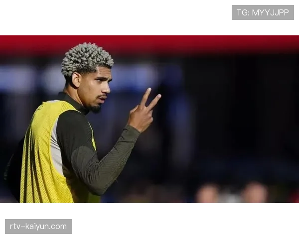 阿劳霍:巴萨后防磐石,解读他如何在三中卫与四后卫体系中切换自如。 阿劳霍:巴萨后防磐石,解读他如何在三中卫与四后卫体系中切换自如。